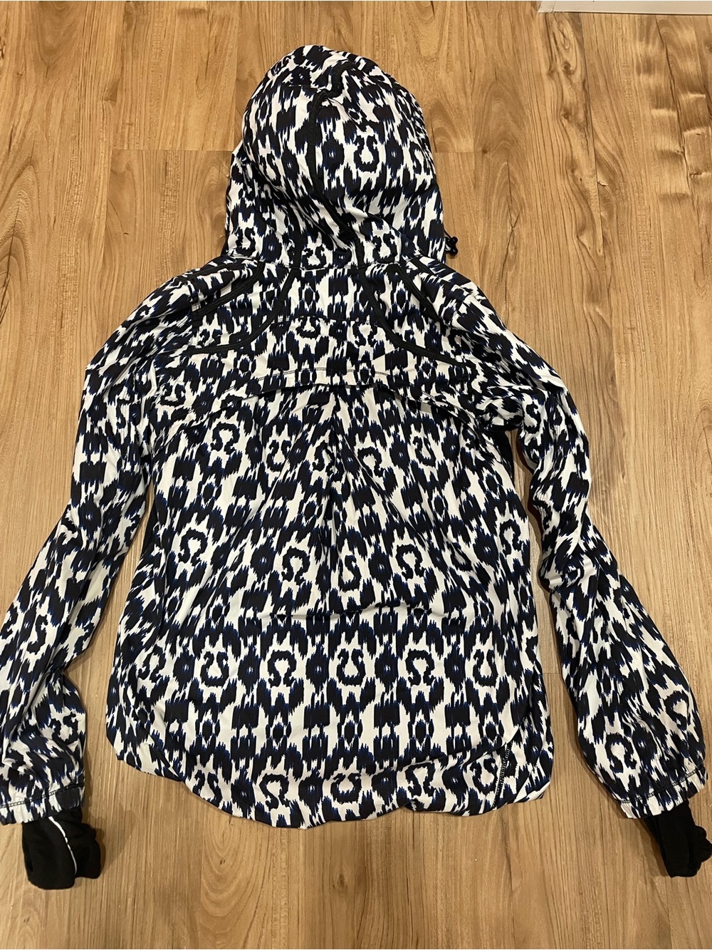 lululemon athletica Navy & White Printed Hooded jacket - Picture 2 of 4